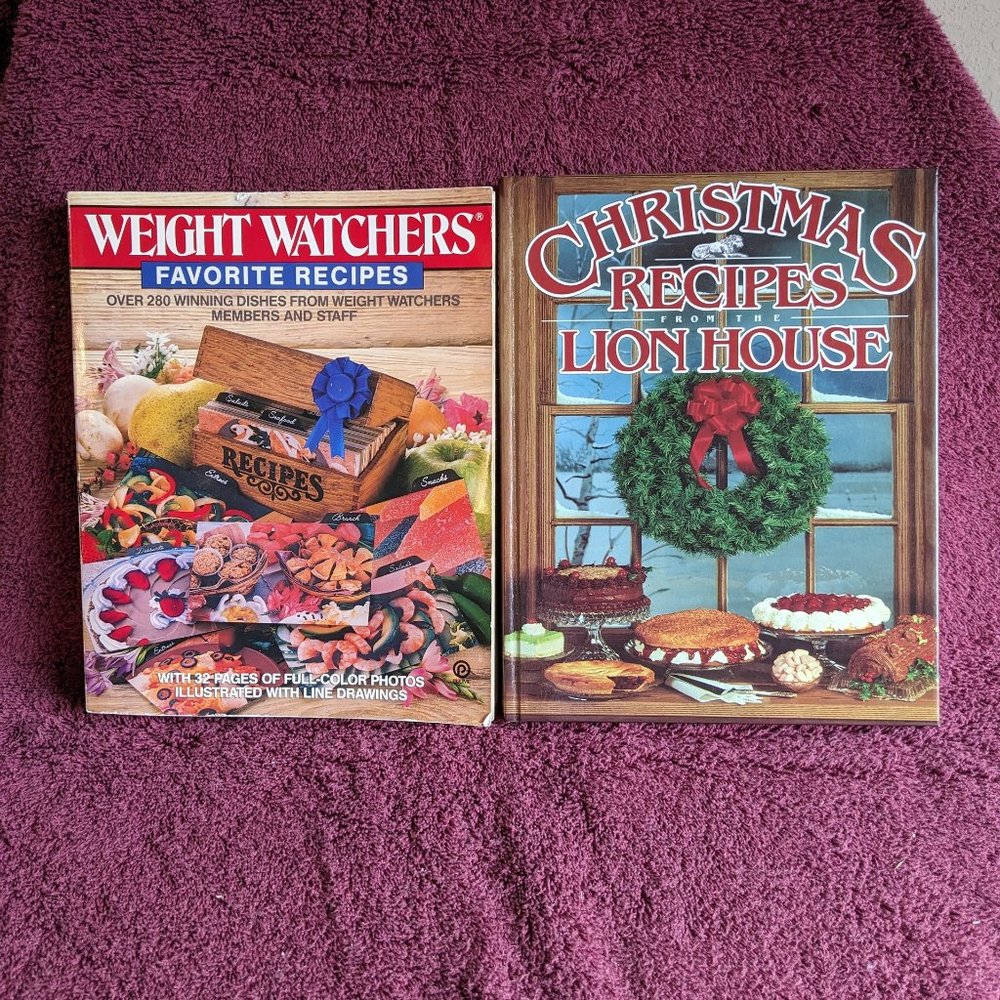 Set of 2 Cookbooks Weight Watchers and Lion House